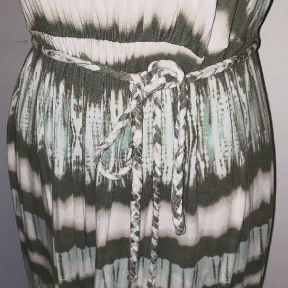 Dress - Picture 2 of 6